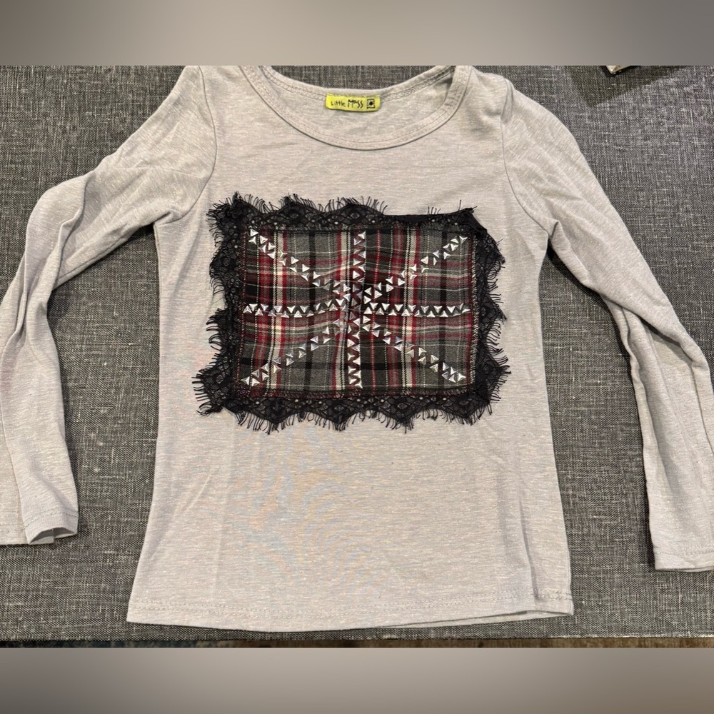 Bundle of 6 items - Girls size 6/7 - upscale brands 
No returns